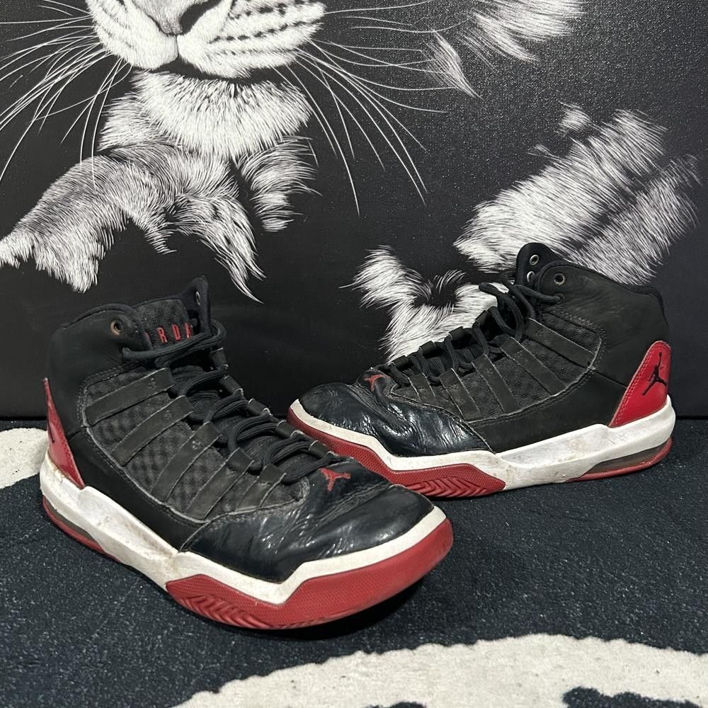Air Jordan Max Aura AQ9214-006 Athletic Shoes Boys 5.5Y Black Leather Basketball
